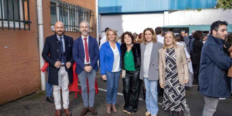 De izquierda a derecha, Miguel González, Sergio Silva, María Jesús Susinos, Mónica García, Carmen Fernández e Isabel Urrutia