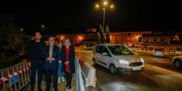 El consejero de Fomento y autoridades locales