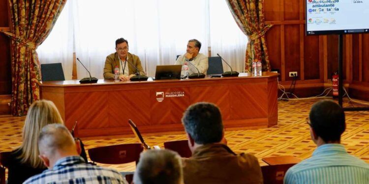 El director general de Comercio y Consumo, durante el acto de clausura de la jornada