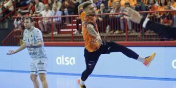 El jugador del Bathco BM Torrelavega, Guilherme Linhares