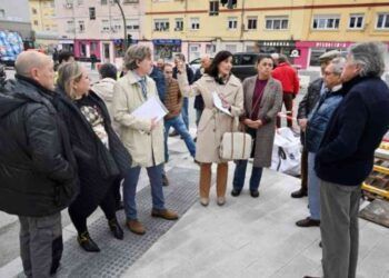 Gema Igual visitando las obras de General Dávila