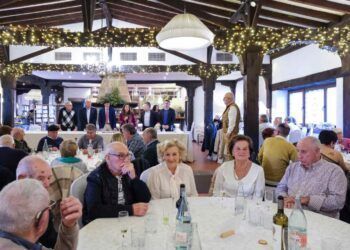 Homenaje a los mayores que este año cumplieron los 80 años en el municipio