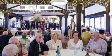 Homenaje a los mayores que este año cumplieron los 80 años en el municipio
