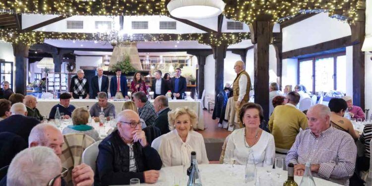 Homenaje a los mayores que este año cumplieron los 80 años en el municipio