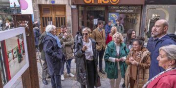 Inauguración de la muestra fotográfica en la calle Consolación de Torrelavega