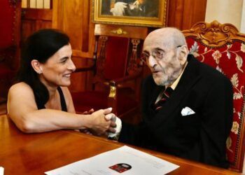 La Alcaldesa con Álvaro Pombo