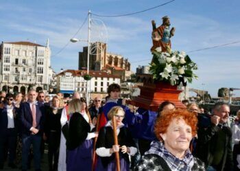Momento de la procesión celebrada hoy
