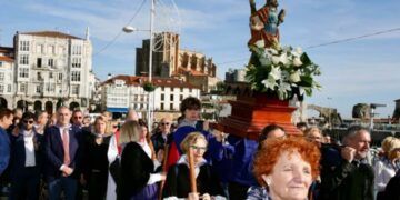 Momento de la procesión celebrada hoy