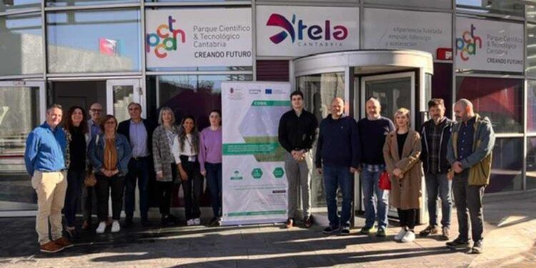 Participantes durante las reuniones de trabajo que se realizaron en el edificio Xtela del PCTCAN