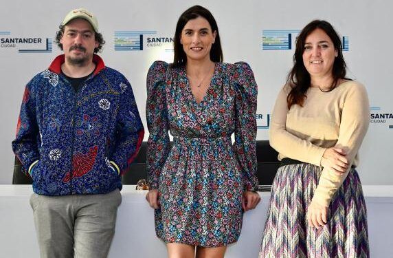 Alfonso Borragán con Gema Igual y Noemí Méndez