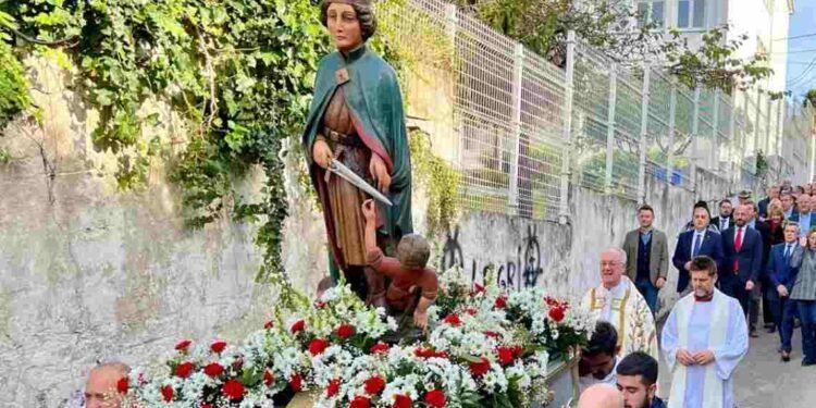 Precesión de la imagen San Martín en Laredo