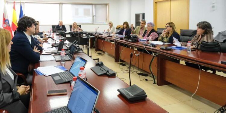 Reunión en el Gobierno cántabro de las comunidades Avantius/Vereda