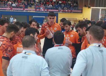 El bathco BM Torrelavega avanza en la copa