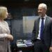 El Consejero Sergio Silva y la Alcaldesa de Entrambasaguas para el acuerdo de la cubierta del CEIP Aguanaz