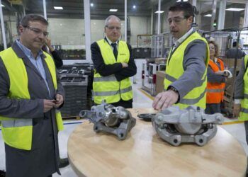 Visita de las instalaciones de la planta de automocion de Hitachi Astemo Buelna