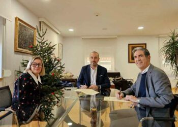 El convenio colaboración entre Ayto Torrelavega y la Cámara de Comercio