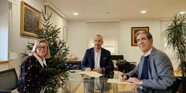 El convenio colaboración entre Ayto Torrelavega y la Cámara de Comercio
