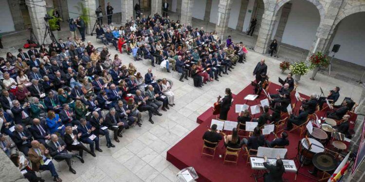 Acto día de la Constitución Española en el parlamento de Cantabria