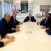 El consejero, durante su encuentro con representantes de la Asociación Cántabra de la Empresas Familiares