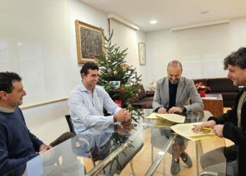 Firma del convenio para la Escuela de Circo en Torrelavega