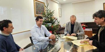 Firma del convenio para la Escuela de Circo en Torrelavega