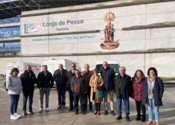 Imagen de la delegación del Grupo de Acción Costera Costa da Morte durante su visita a Santoña