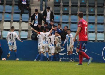 Partido de la RS Gimnástica en El Malecón contra el Numancia celebrando el gol de la victoria