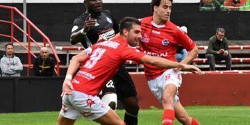 Jugada partido liga CD Laredo