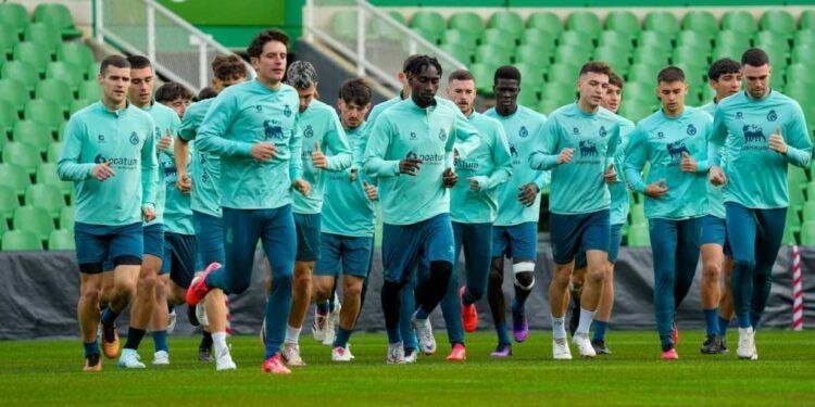 Racing entrenando en el sardinero