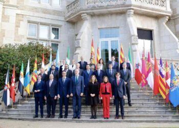 Presidentes con el Rey y presidente de Gobiernos en la foto de familia.