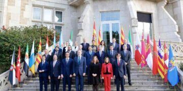 Presidentes con el Rey y presidente de Gobiernos en la foto de familia.
