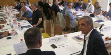 Reunión de responsables de turismo sobre viviendas de uso turístico