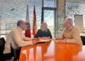 La consejera recibe a concejales de Villafufre