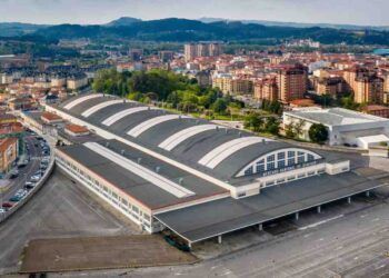 Torrelavega renueva el cartel del Mercado Nacional de Ganados