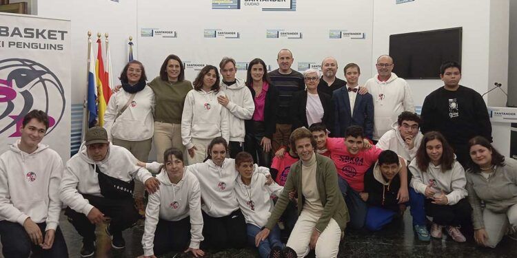 componentes de los equipos de baloncesto inclusivo