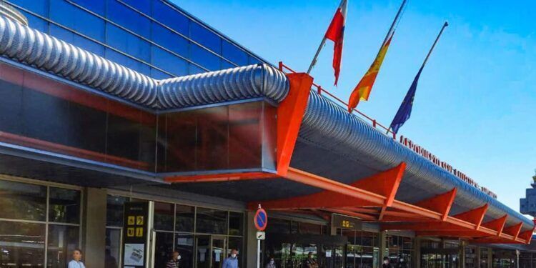 Aeropuerto Seve Ballesteros en Cantabria gran caída de pasajeros en el 2024