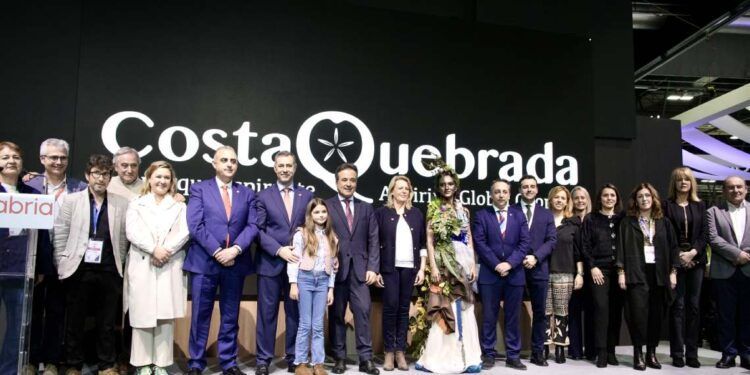 El Gobierno promociona Costa Quebrada en Fitur