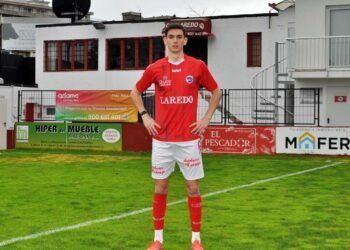 El CD Laredo tiene su nuevo nueve, Jon Arruabarrena