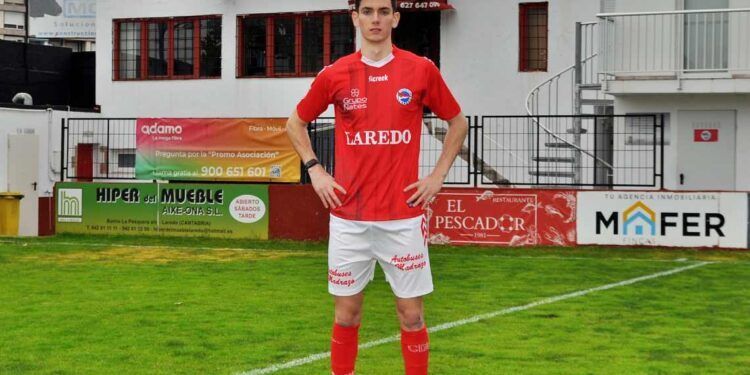 El CD Laredo tiene su nuevo nueve, Jon Arruabarrena