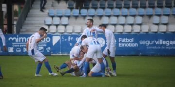 Jugadores de la Gimnastica celebrando una Victoria