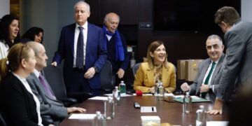 María José Sáenz de Buruaga y Norcantabric impulsan la producción de salmón en Cantabria