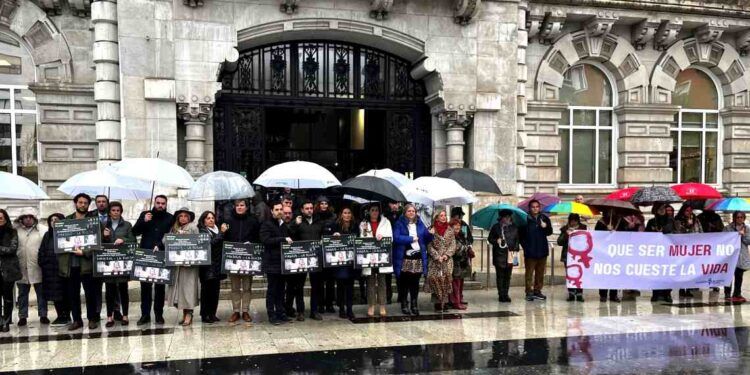 minuto de silencio por violencia de género en santander
