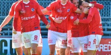 CD Laredo celebra victoria ante el Marino