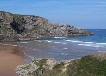 Limpieza de las playas rurales de Cantabria