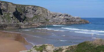 Limpieza de las playas rurales de Cantabria