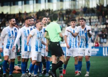 La Gimnástica empata con el Coruxo, solo con 9 jugadores