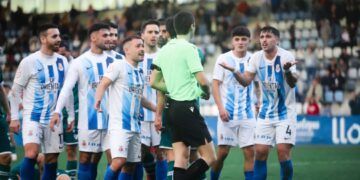 La Gimnástica empata con el Coruxo, solo con 9 jugadores