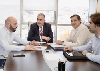 Reunión Consejero y alcalde para el programa del Paseo Marítimo de Laredo