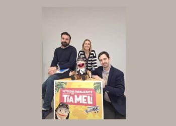 La marioneta Tía Meli continúa su viaje educativo con Perú en Santander
