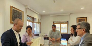 Torrelavega y el IES Miguel Herrero acuerdan uso del pabellón